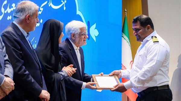 تجلیل معاون اول رئیسجمهور از ۲ ناخدای هرمزگانی