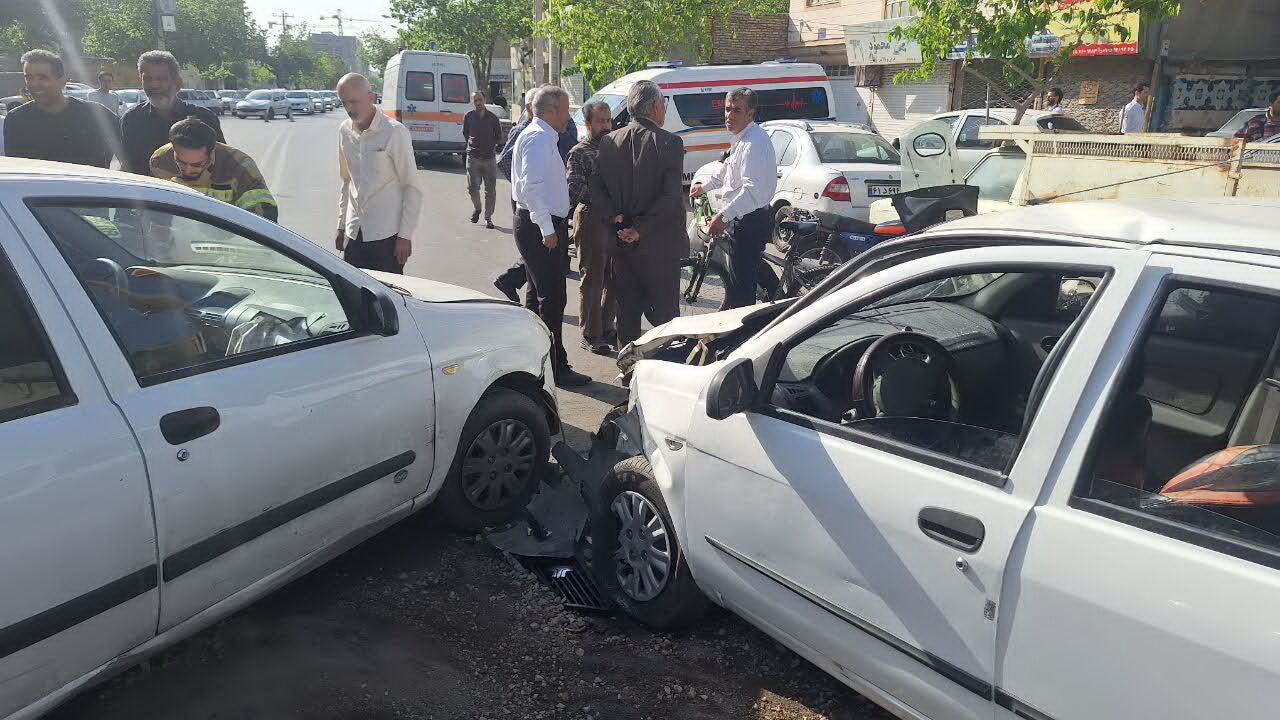 مصدوم شدن ۳ دانش‌آموز مشهدی در تصادف صبحگاهی