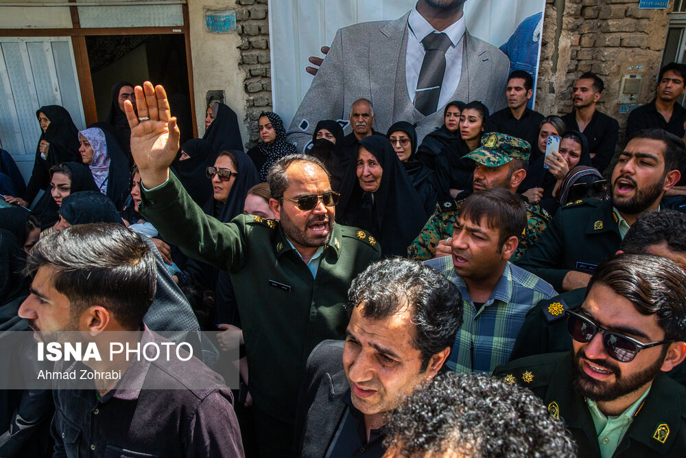 پیکر شهید فراجا در قم تشییع شد
