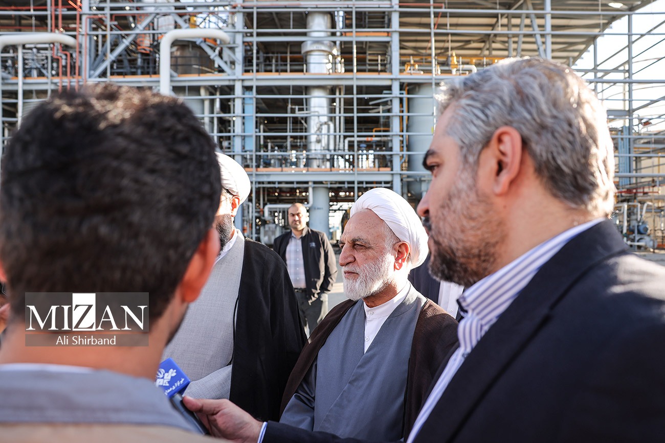 عکس/ بازدید رئیس قوه قضاییه از کارخانه «صنایع پتروشیمی هگمتانه» همدان