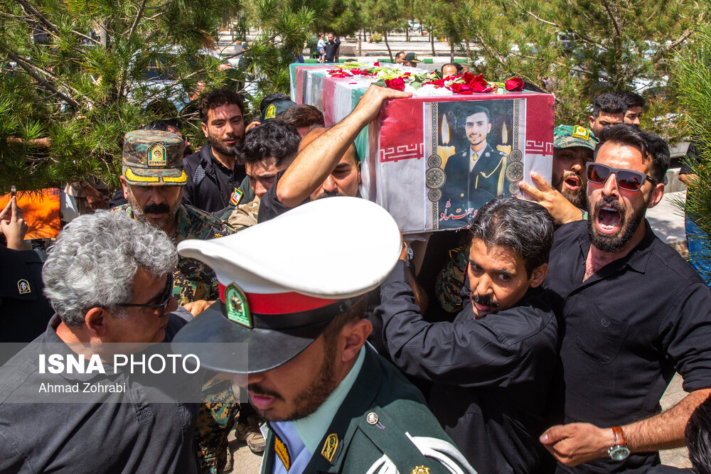 پیکر شهید فراجا در قم تشییع شد
