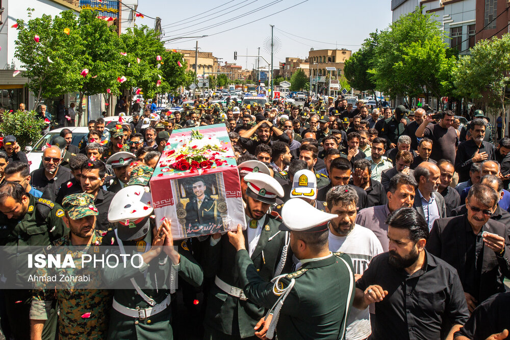 پیکر شهید فراجا در قم تشییع شد