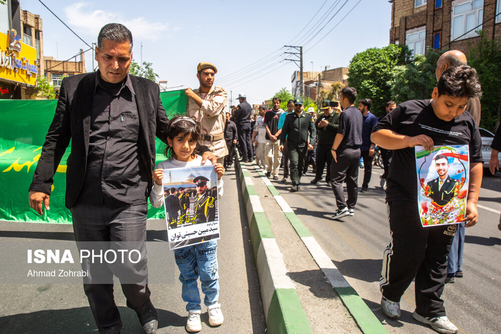 پیکر شهید فراجا در قم تشییع شد