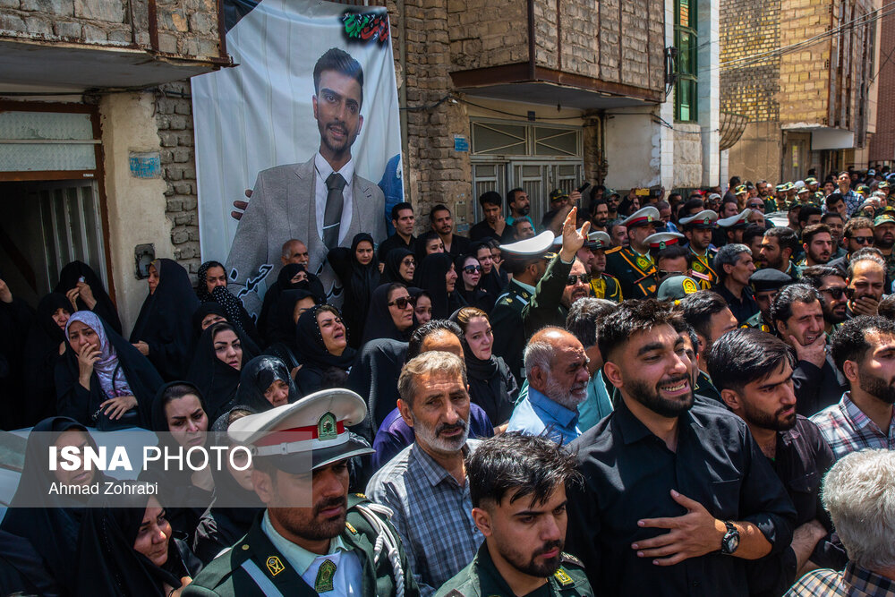 پیکر شهید فراجا در قم تشییع شد