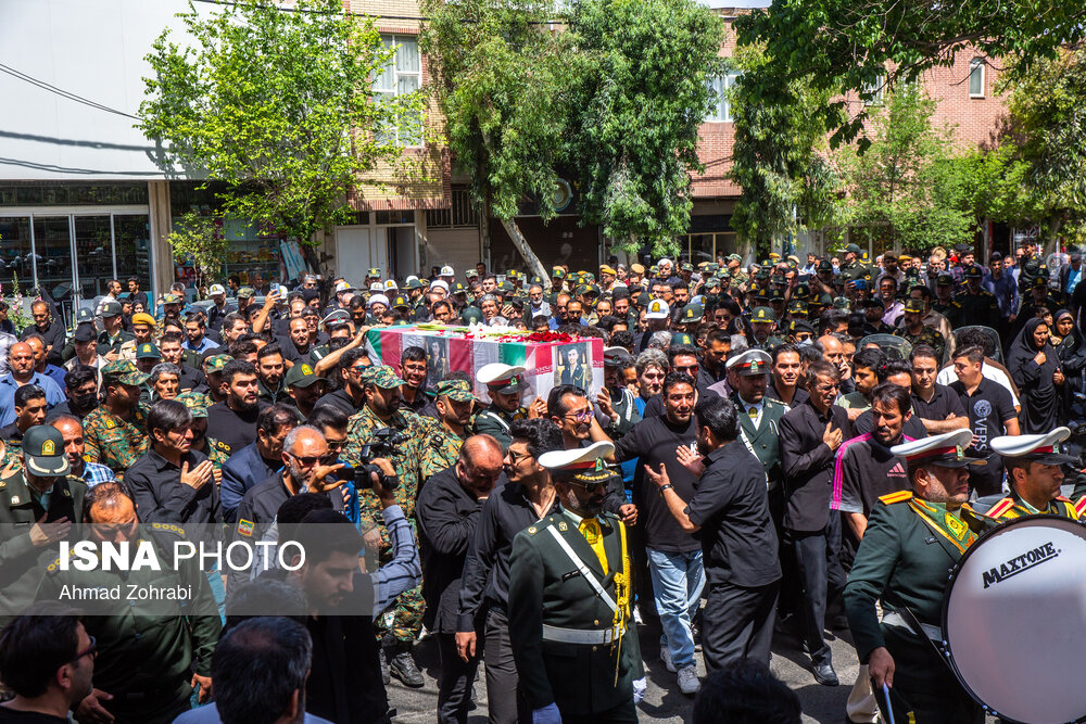 پیکر شهید فراجا در قم تشییع شد