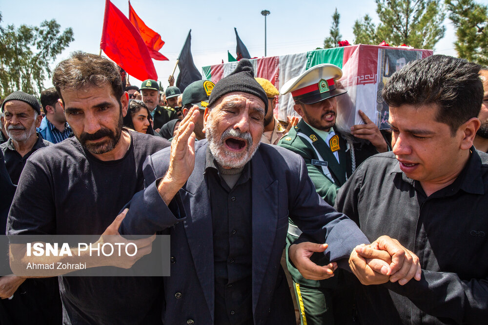 پیکر شهید فراجا در قم تشییع شد