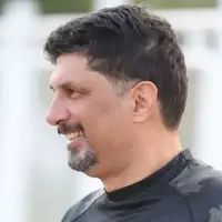چهار مهره کلیدی دور از دست حسینی