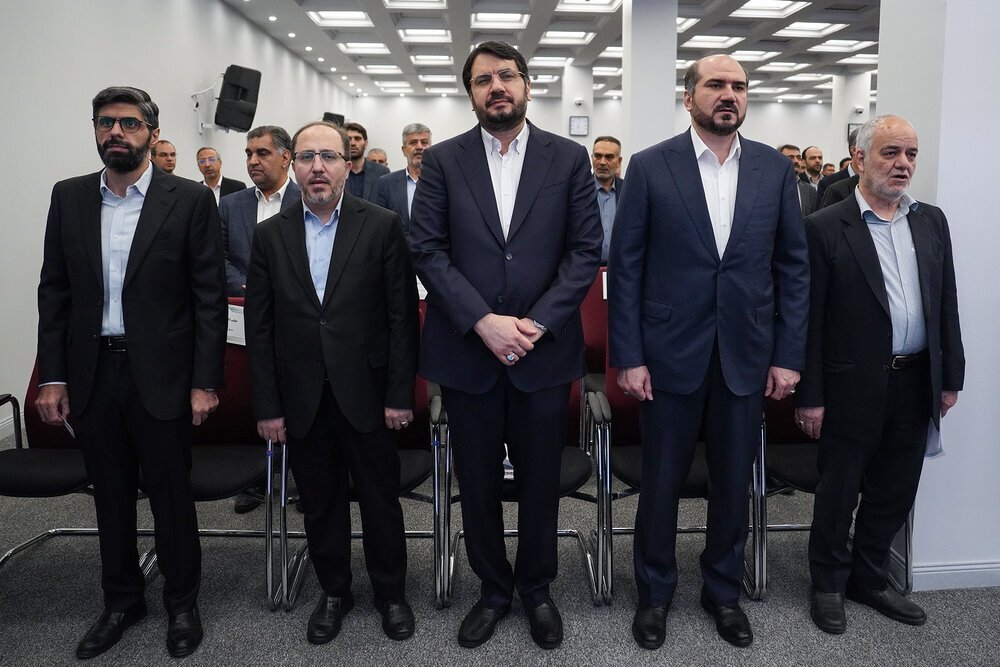 جمع مدیران دولت سابق در ستاد اجرایی فرمان امام