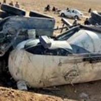 واژگونی تریلر حامل سیمان در جاده بروجن به شهرکرد
