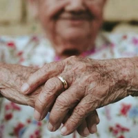 از چه زمانی فرد وارد سالمندی می شود؟