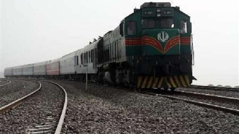 نقص فنی قطار مسافربری را در آهوان سمنان متوقف کرد
