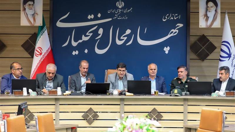 استاندار چهارمحال و بختیاری خواستار تامین قیر رایگان برای طرحهای زیربنایی استان شد
