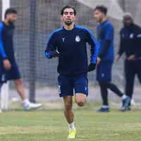 ۲ بازیکن استقلال بازی با هوادار را از دست دادند