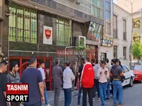 حضور هواداران معترض پرسپولیس مقابل باشگاه