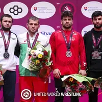 قهرمان کشتی جهان روی دست مسی بلند شد