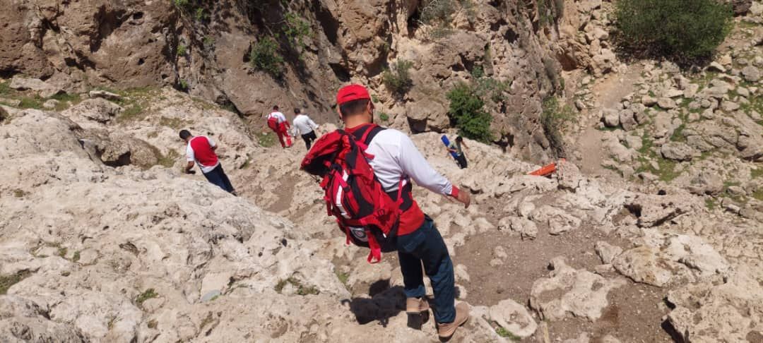 خانواده ۹ نفره گرفتار در ارتفاعات چاروسا کهگیلویه نجات یافتند