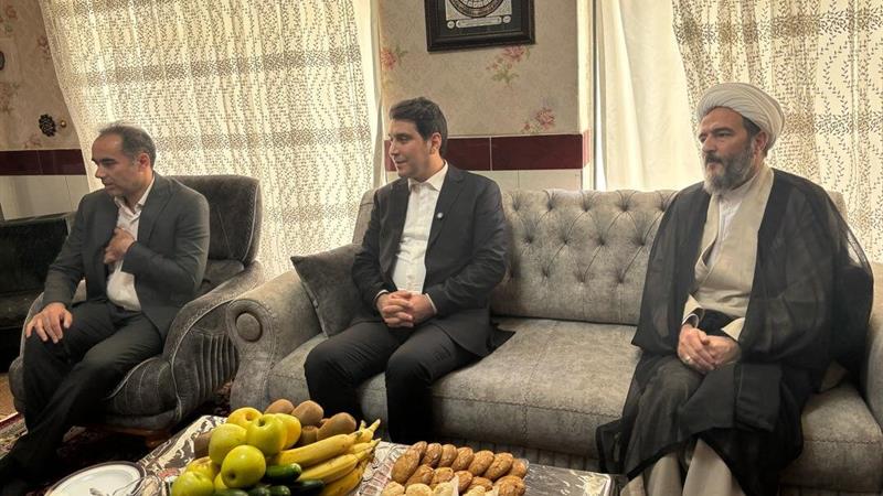 خون پاک شهدا موجب عزت ایران اسلامی شد