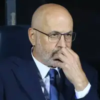 سرمربی استقلال برکنار شد!