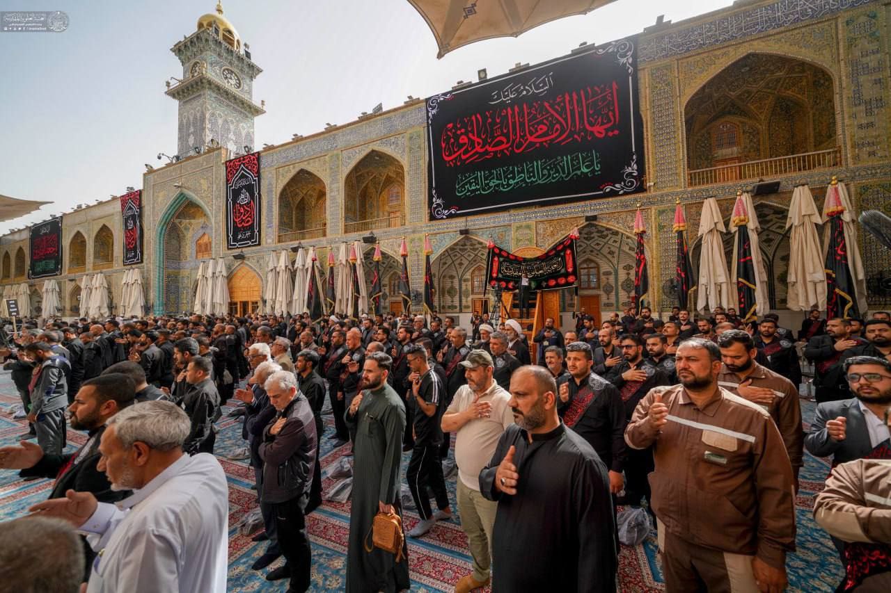 عکس/ عزاداری در حرم امیرالمومنین (ع) به مناسبت شهادت امام جعفر صادق (ع)