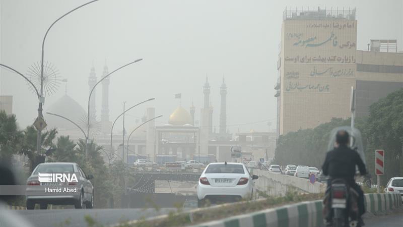 وزش باد شدید همراه با خیزش گردوخاک مهمان این روزهای قم