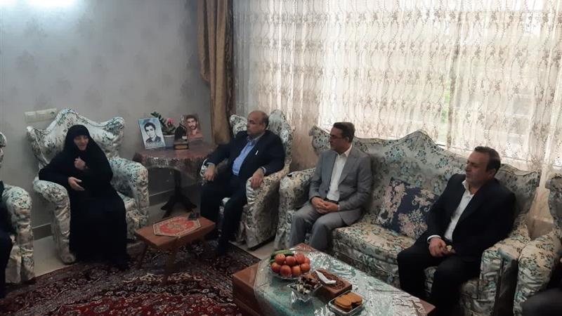 دیدار معاون رئیسجمهور با خانواده شهیدان کبیری در قزوین