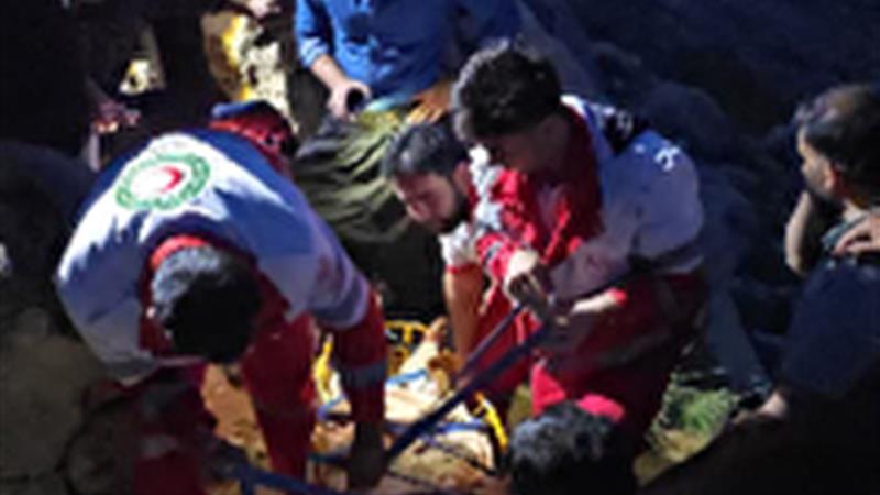 نجات کوهنورد محلی گرفتار در ارتفاعات تنگ چزقون چهارمحال و بختیاری