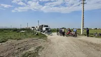 کامیون‌ها به میانکاله بازگشتند؛ توپ توقف پتروشیمی میانکاله در زمین دولت