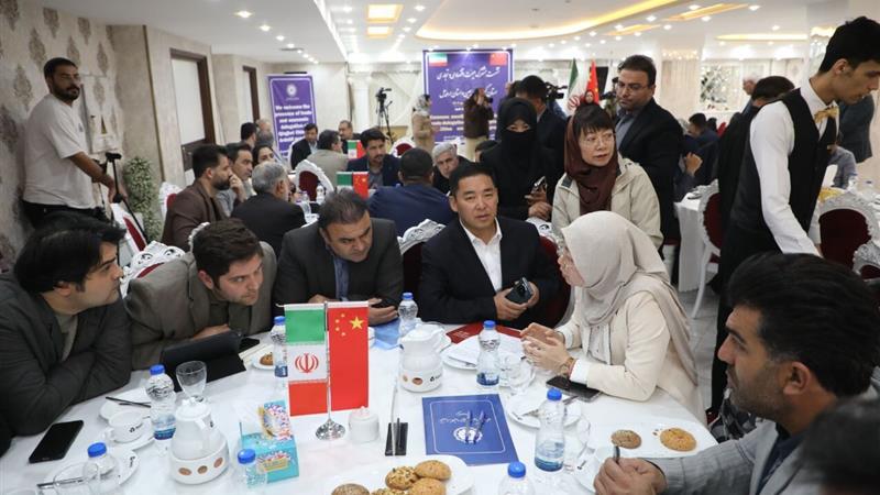 استانداری اردبیل از سرمایه گذاری های خارجی حمایت می کند