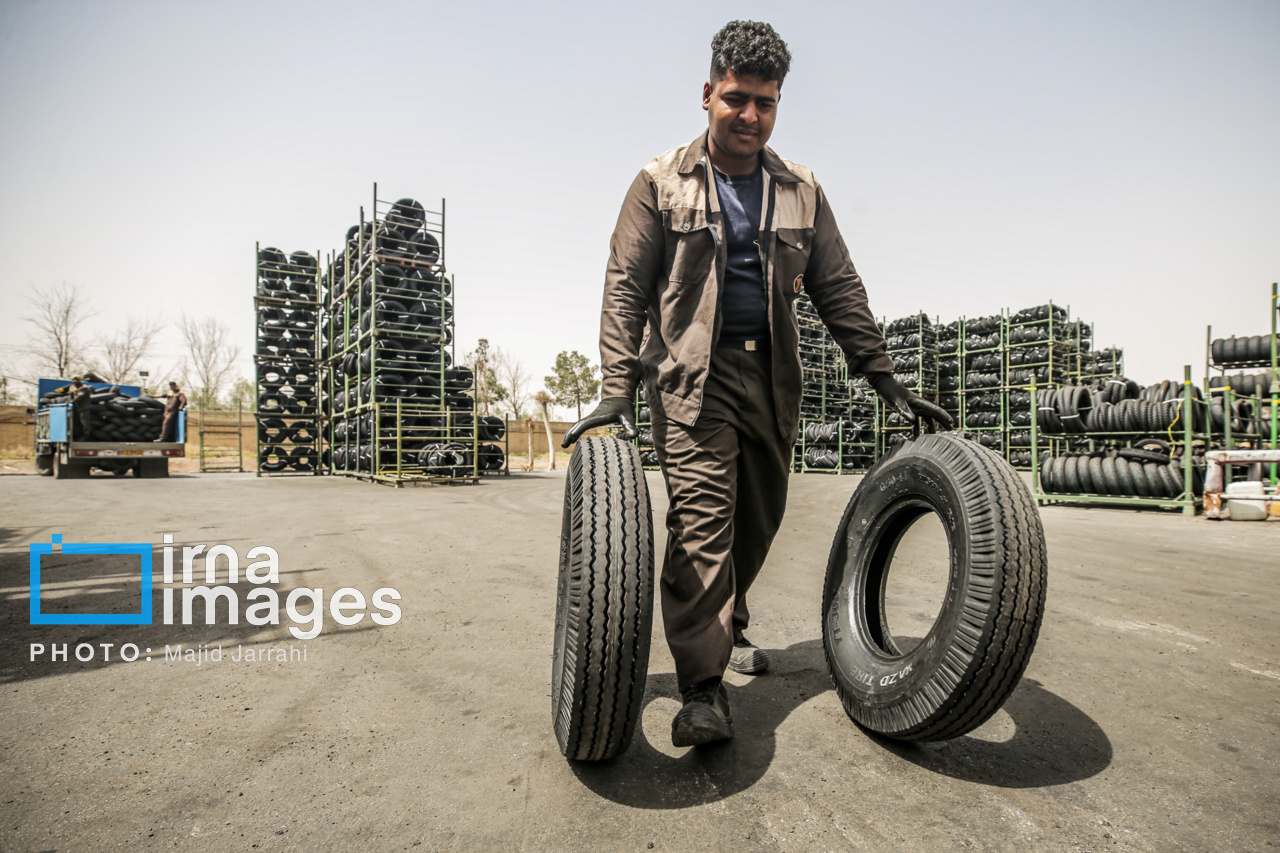 «کارگران» کارخانه‌های لاستیک‌سازی 