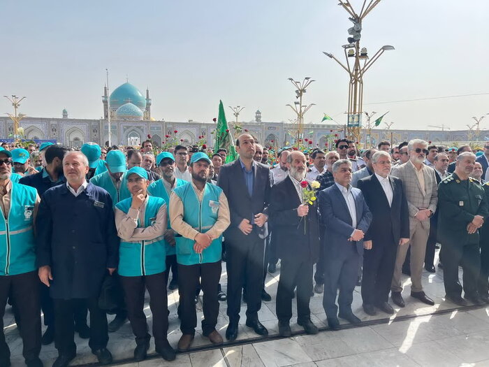 خادمان شهری در مشهد از امام مهربانیها اذن خدمت گرفتند
