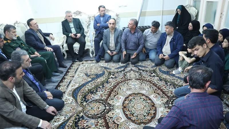 دیدار استاندار قزوین با خانواده مفقودین حادثه بندر شهید رجایی