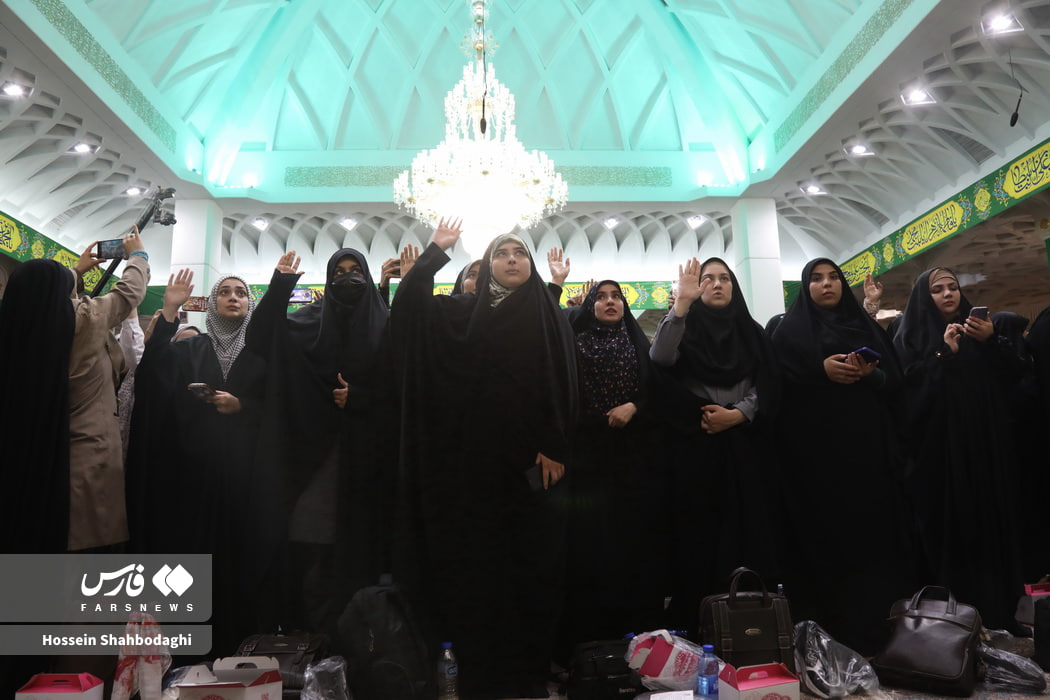 اجتماع دختران دانشجوی سراسر کشور در حرم حضرت معصومه(س) 