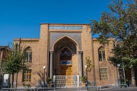 کمک مدرسه دارالفنون به جامعه ایرانی
