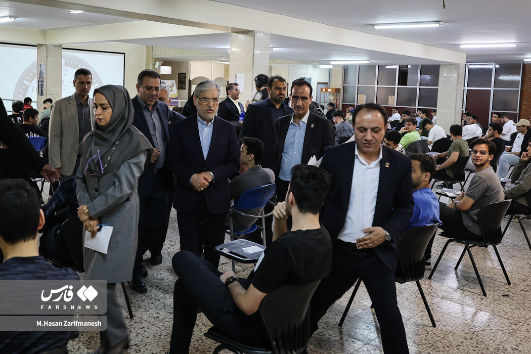 عکس/ بازدید وزیر علوم از نوبت اول کنکور سراسری