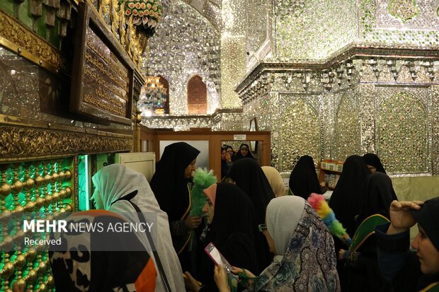 غباروبی حرم مطهر حضرت سیدعلی‌بن‌حمزه‌بن‌موسی‌الکاظم(ع)