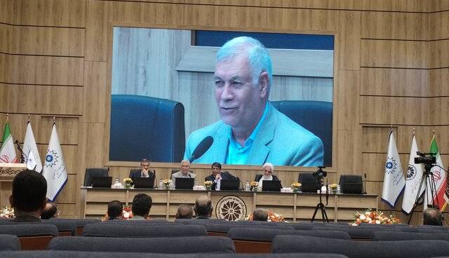 نماینده کرمان و راور: برخی مدیران، سرمایهگذاران را مرفهان بیدرد میدانند