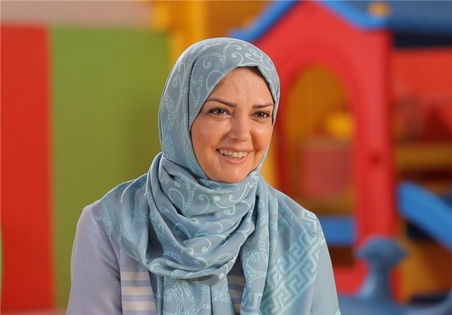 تصاویری از مجری محبوب دهه 60 در دیزنی‌لند