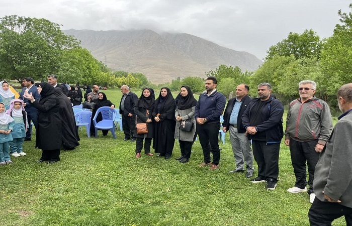 جشن روز دختر در کنار طبیعت آبیک