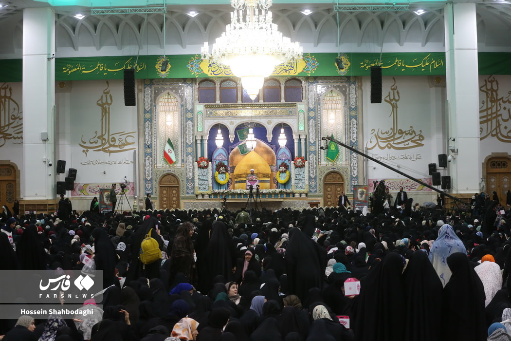 اجتماع دختران دانشجوی سراسر کشور در حرم حضرت معصومه(س) 