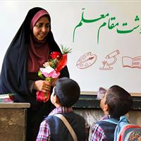 مدیرکل آموزش و پرورش سمنان: معلمان ایثارگران عرصه تعلیم و تربیت هستند