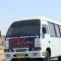رژه مینی‌بوس‌داران بندرعباس برای همدردی با جان‌باختگان بندر شهید رجایی
