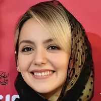 چهره ها/ سلفی نازنین بیاتی و سمیرا حسن‌ پور در حافظیه شیراز