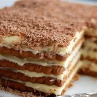 دسر یخچالی با بیسکویت پتی بور؛ ساده و ارزون