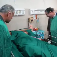 عیادت استاندار آذربایجان‌غربی از دانش‌آموزان حادثه دیده ارومیه
