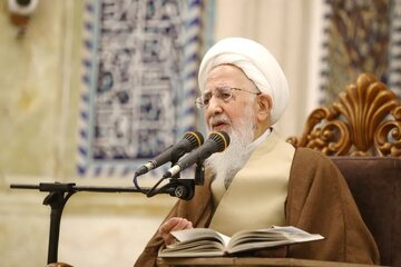 هدیه‌ای که آیت الله جوادی آملی از شاگردانش گرفت