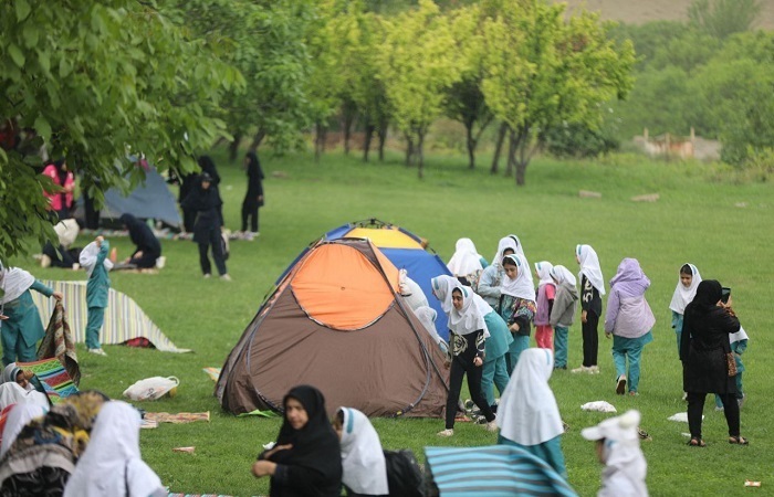 جشن روز دختر در کنار طبیعت آبیک