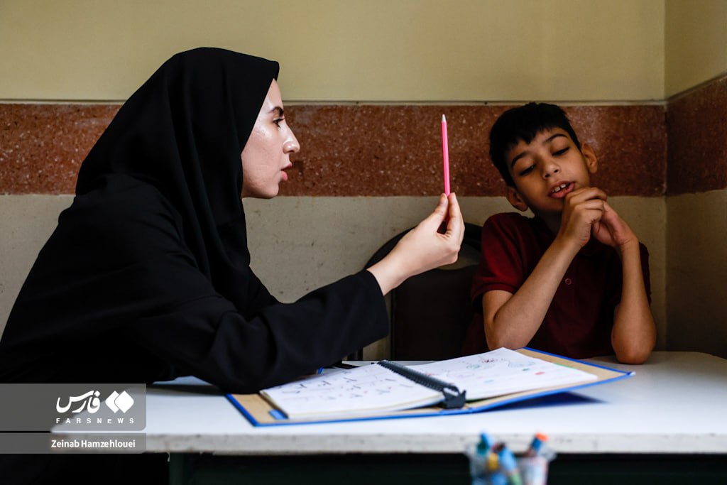 عکس/ سختی کار معلمان استثنایی