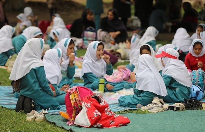 جشن روز دختر در کنار طبیعت آبیک