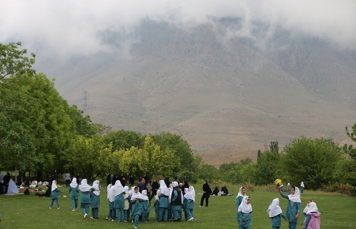 جشن روز دختر در کنار طبیعت آبیک