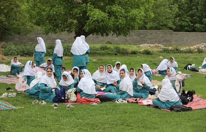 جشن روز دختر در کنار طبیعت آبیک